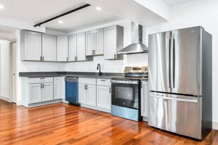 2 Charles St in Methuen, MA - Building Photo