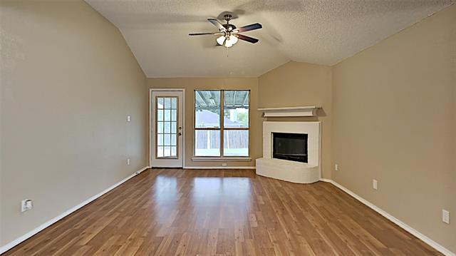 8033 Summer Sun Dr in Fort Worth, TX - Building Photo - Building Photo