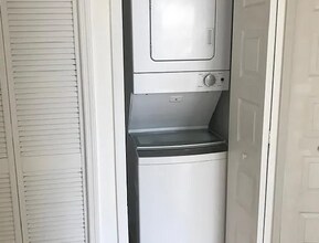 2461 SE 16th Terrace in Homestead, FL - Building Photo - Building Photo