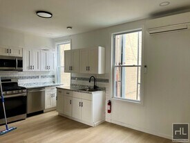 Top Floor 2BR 1BA Lofty Space w/ Laundry I in Brooklyn, NY - Building Photo