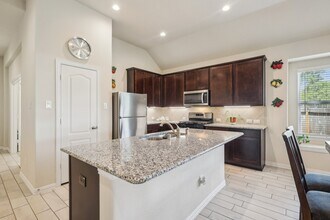 18473 Railroad Ave in New Caney, TX - Building Photo - Building Photo