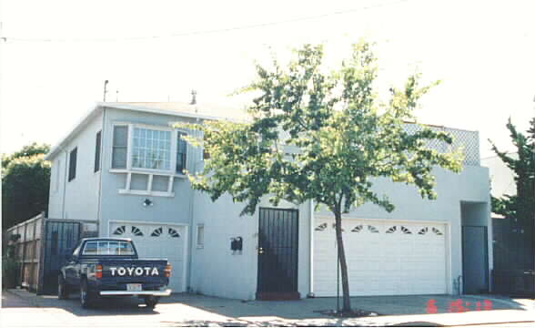 145 N Kingston St in San Mateo, CA - Building Photo - Building Photo