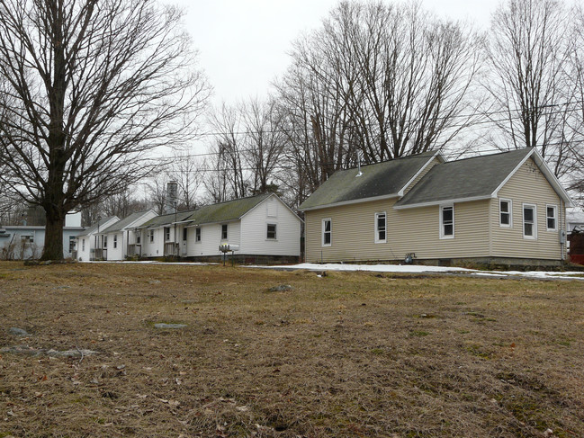 159 Lake St in Winchester, CT - Building Photo - Building Photo