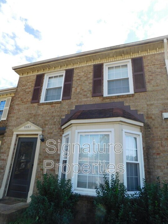 5557 Old Guard Crescent in Virginia Beach, VA - Building Photo