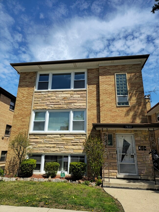 7840 W Fullerton Ave, Unit 2