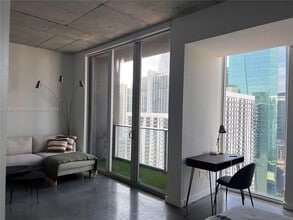 151 SE 1st St, Unit #2907 in Miami, FL - Building Photo - Building Photo