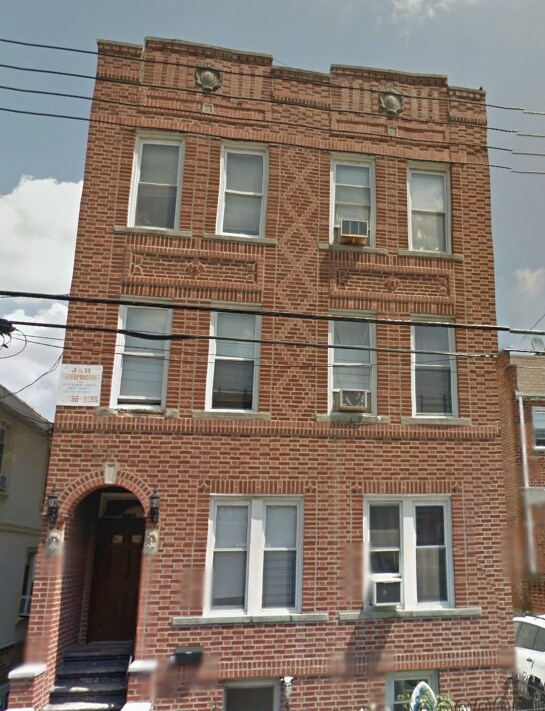 2135 E 13th St in Brooklyn, NY - Building Photo