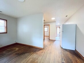 207 W 8th Ave in Hutchinson, KS - Building Photo - Building Photo