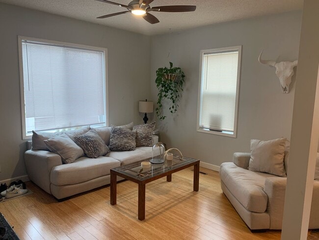 230 N Humboldt Ave in Minneapolis, MN - Building Photo - Building Photo