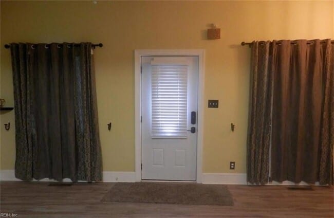 1325 W Little Creek Rd, Unit 2038-202 in Norfolk, VA - Building Photo - Building Photo