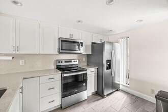 17 Royal Palm Way in Boca Raton, FL - Building Photo - Building Photo