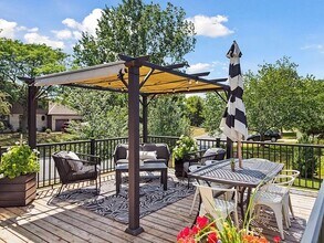 407 Wedgewood Dr in St. Paul, MN - Building Photo - Building Photo