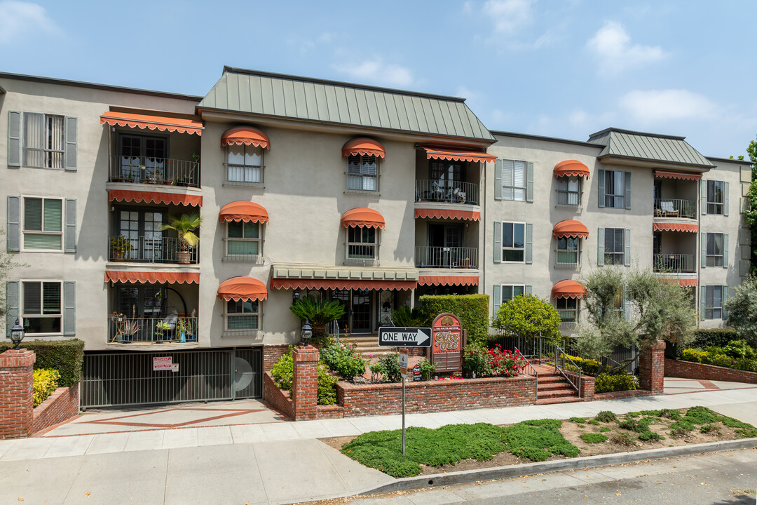 Olive Tree Condo in Pasadena, CA - Building Photo