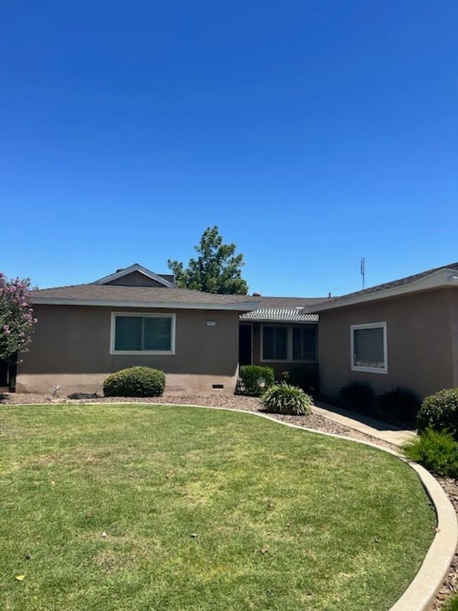 property at 4476 N Meridian Ave