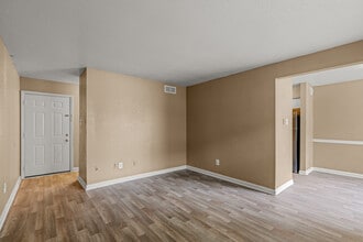 Ashton Pines Apartments in Shreveport, LA - Foto de edificio - Interior Photo