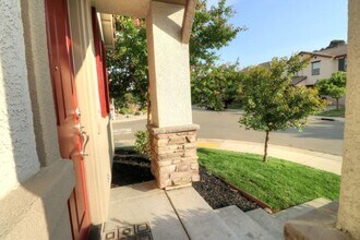 1224 Manza Cir in Roseville, CA - Building Photo - Building Photo