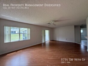 9794 SW 96th St in Ocala, FL - Foto de edificio - Building Photo