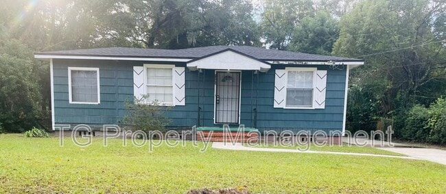 property at 1242 Kenmore St