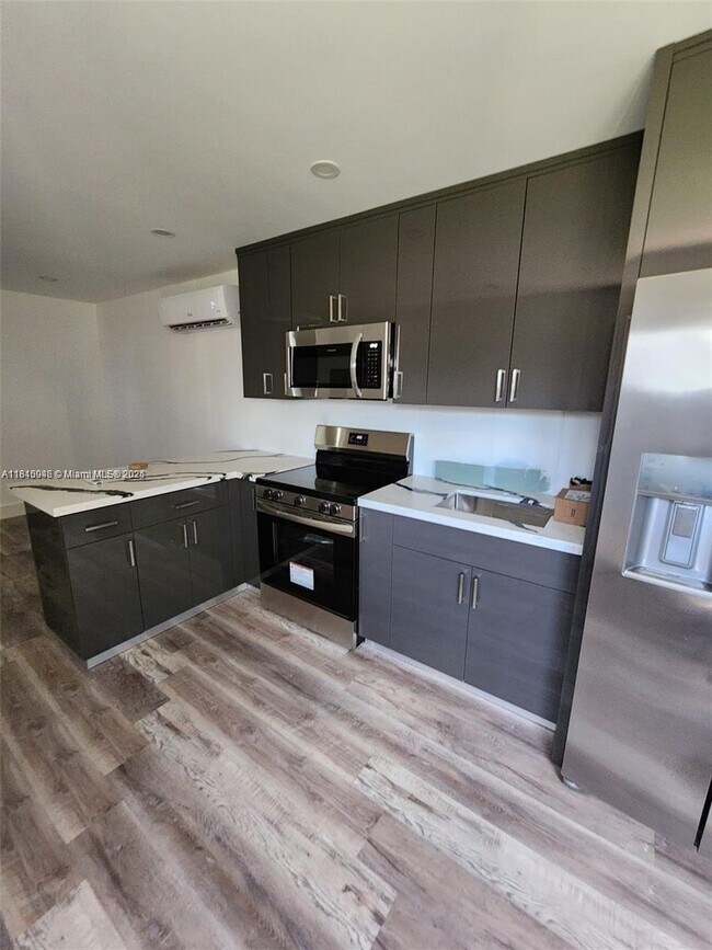1315 NE 143rd St in North Miami, FL - Building Photo - Building Photo