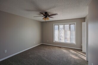Woodland Manor Condominiums in Columbia, TN - Foto de edificio - Interior Photo