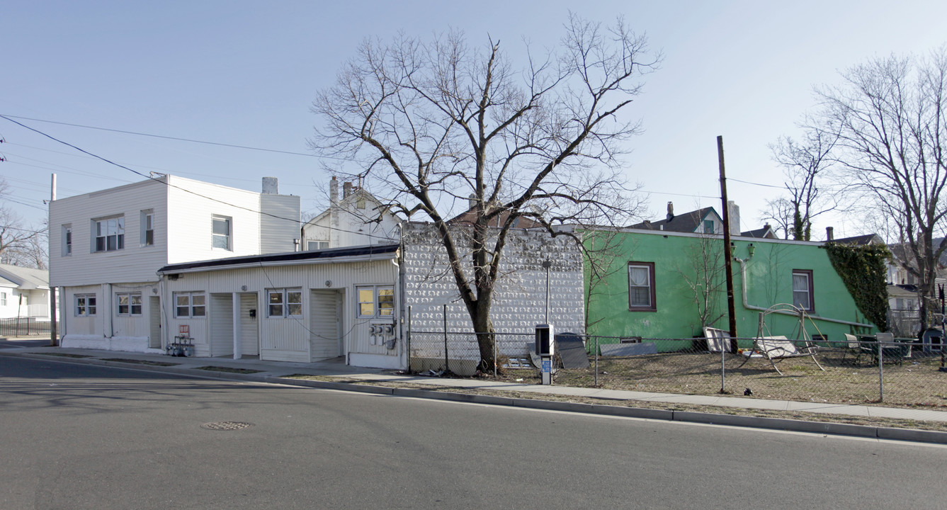 1134-1136 Monroe Ave in Asbury Park, NJ - Foto de edificio