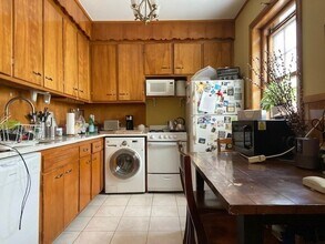 208 Fuller St, Unit 2 in Brookline, MA - Building Photo - Building Photo