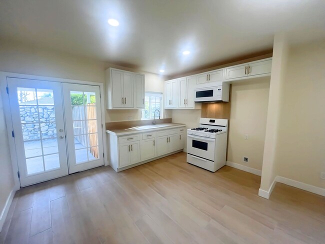 614 N Campus Ave in Ontario, CA - Building Photo - Building Photo