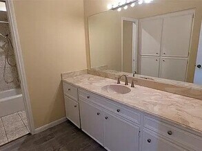 7822 Albin Ln in Houston, TX - Building Photo - Building Photo