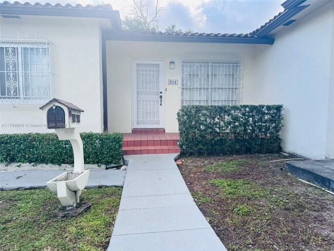 311 SW 49th Ave in Coral Gables, FL - Building Photo - Building Photo