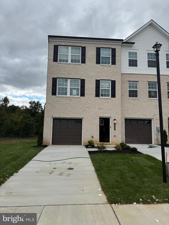 16661 Green Glade Dr in Brandywine, MD - Building Photo