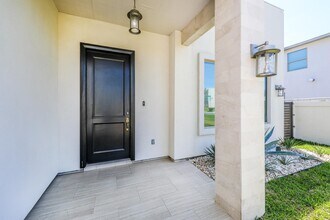 2319 Palos Lp in Laredo, TX - Building Photo - Building Photo