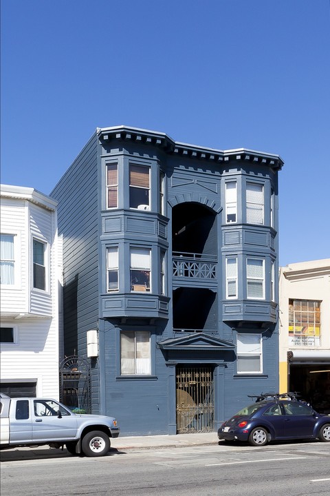 335 10th St in San Francisco, CA - Building Photo