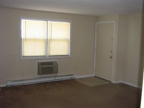 46 Columba St, Unit 62D in Chicopee, MA - Building Photo - Building Photo