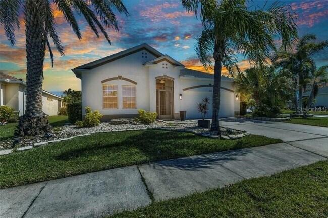 2640 Suncoast Lakes Blvd in Port Charlotte, FL - Building Photo - Building Photo