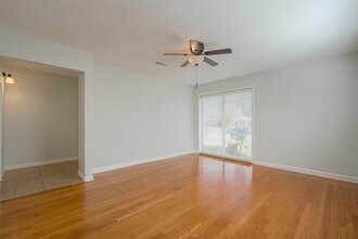 4923 Poinciana Dr in Houston, TX - Building Photo - Building Photo