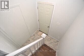 237-237 Nassau St in Oshawa, ON - Building Photo - Building Photo