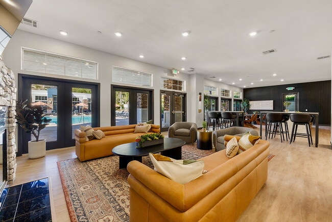 Carmel Creek in San Diego, CA - Foto de edificio - Building Photo