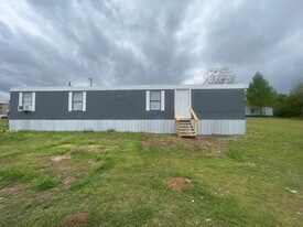 3204 Lyons Center Rd in Lyons, GA - Building Photo