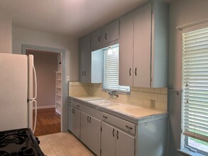 322 Altgelt Ave in San Antonio, TX - Building Photo - Building Photo