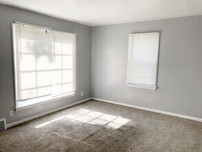 21401 Watson Rd in Maple Heights, OH - Building Photo - Building Photo