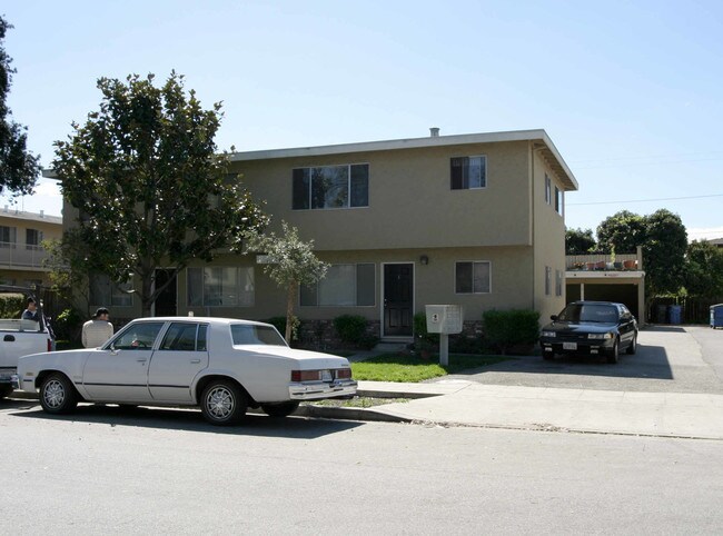 748 Carmel Ave in Sunnyvale, CA - Foto de edificio - Building Photo