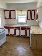 121 W Maple St in Viroqua, WI - Building Photo - Building Photo