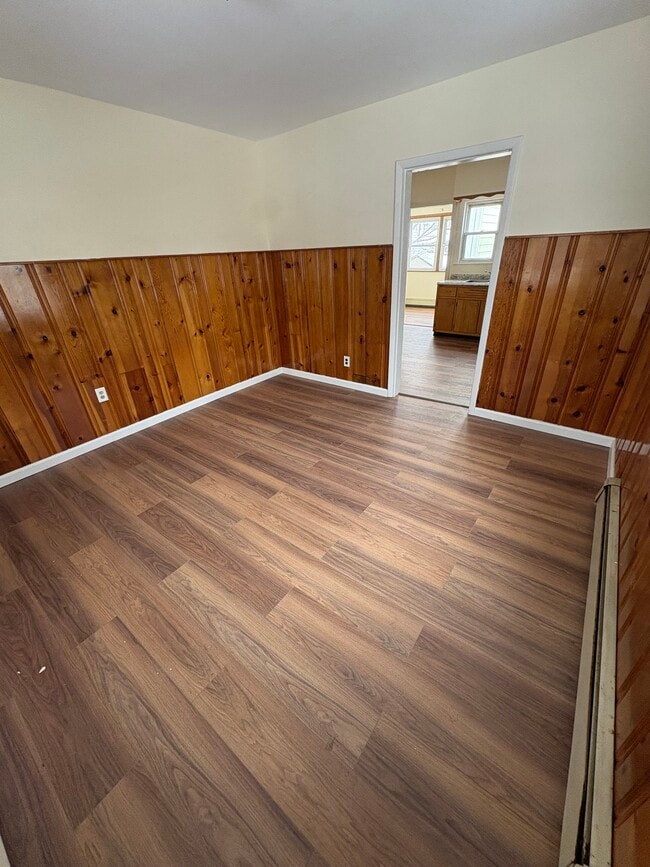 19 Spring St in South River, NJ - Foto de edificio - Building Photo