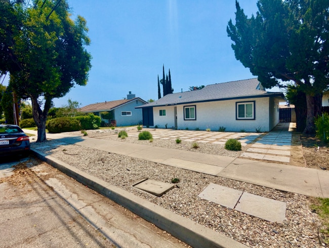 19036 Plummer St in Los Angeles, CA - Building Photo - Building Photo