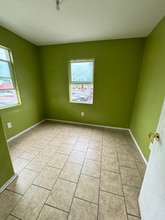 618 S F St in Harlingen, TX - Foto de edificio - Building Photo