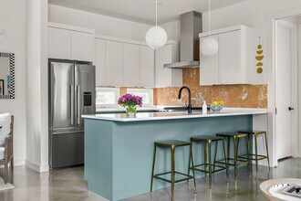 2000 Riverview St in Austin, TX - Building Photo - Building Photo