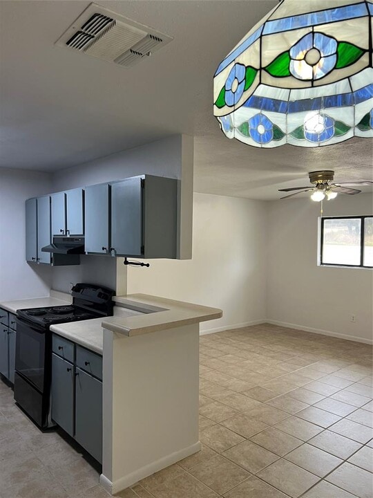 1301 Greenlawn Pkwy in Blanco, TX - Building Photo