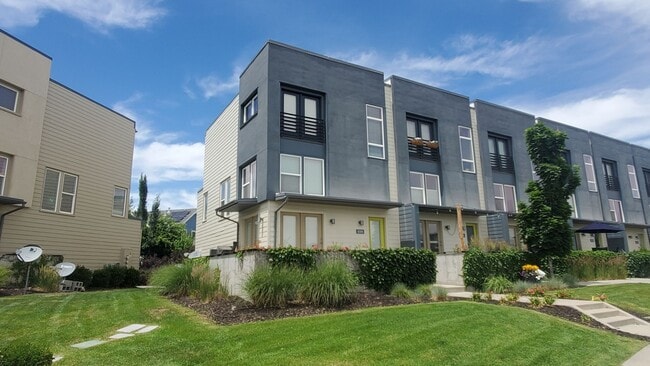 property at 4588 S Jordan Pkwy W