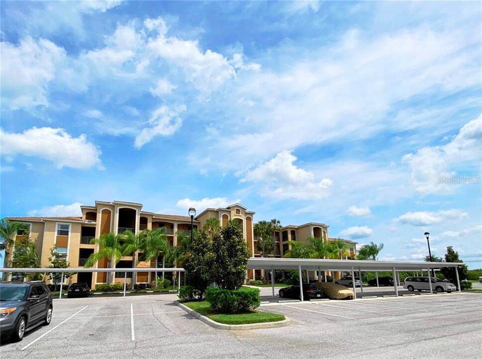 8403 Grand Estuary Trail in Bradenton, FL - Foto de edificio