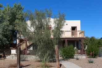 Blue Star Apartments in Tucson, AZ - Building Photo - Building Photo